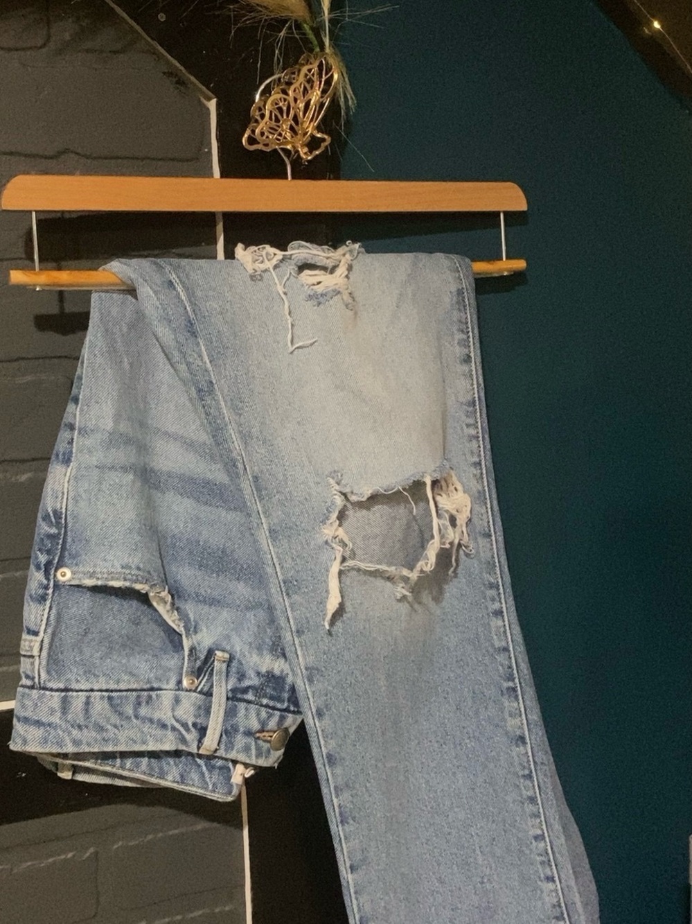 Good American Size 6/28 | Distressed/Ripped Jeans